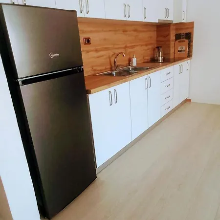 Art 1 Apartment