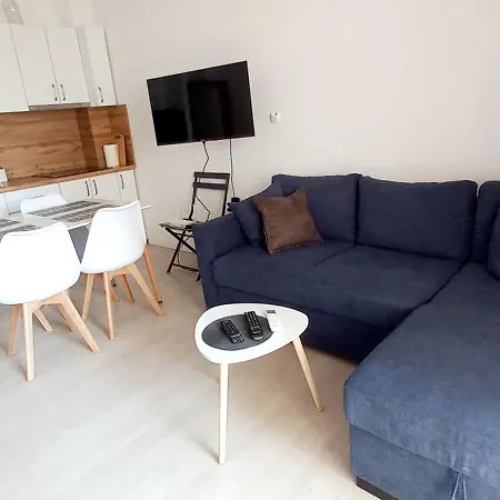 Apartment Art 1 *