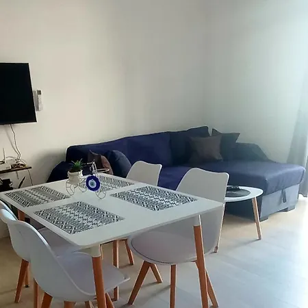 Art 1 Apartment *