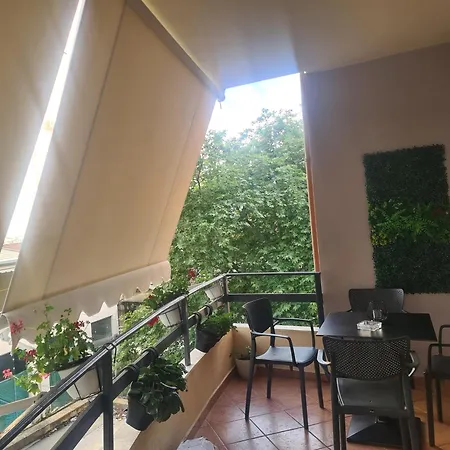 Art 1 Apartment