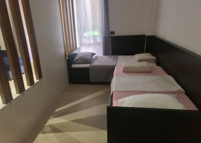 Art 1 Apartment Durrës